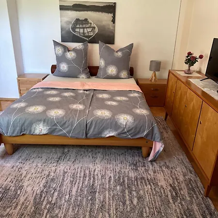 Am Wassergrundstueck Lägenhet